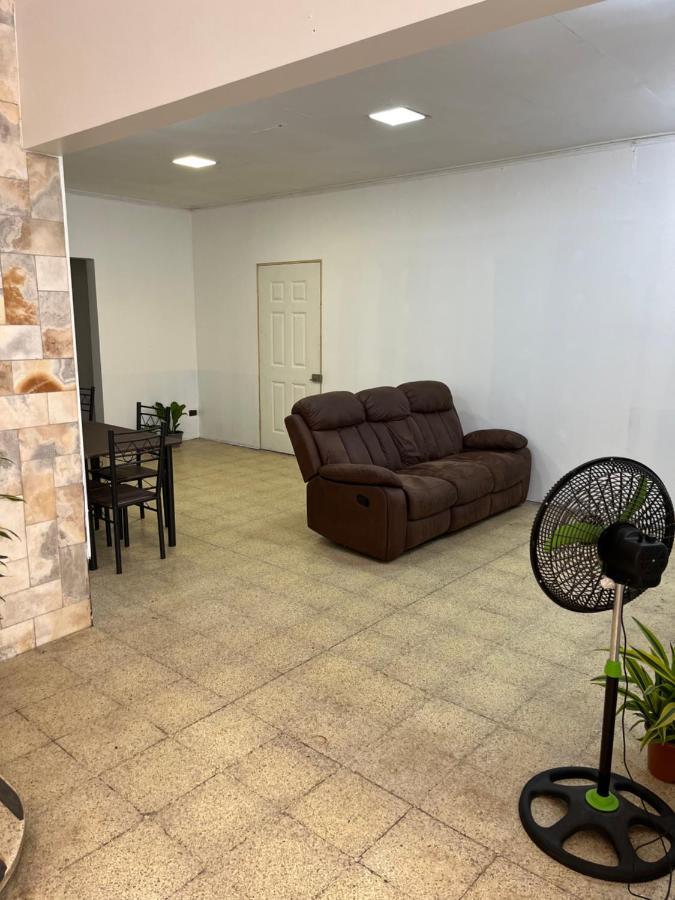 El Parque Bed And Breakfast Alajuela Exteriör bild